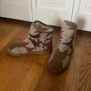 Tweet and fur short boots with a beautiful western print.